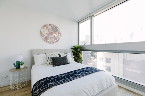 Plush 2BR CBD Apartment Near Southern Cross - Accommodation in Bendigo 1