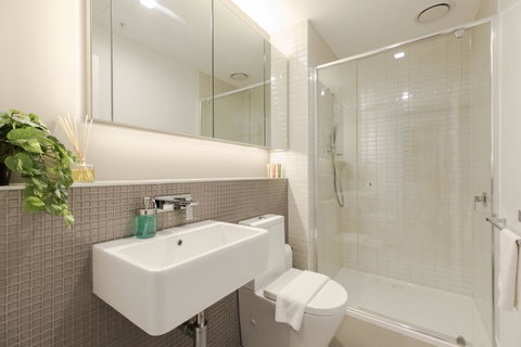 Plush 2BR CBD Apartment Near Southern Cross - Accommodation in Bendigo 6