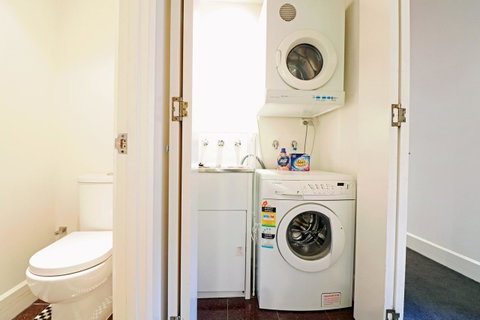 Majorca Magic On Flinders Lane - Rejuvenate Stays - Accommodation in Bendigo 18