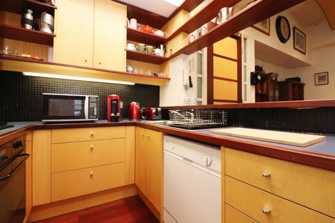Majorca Magic On Flinders Lane - Rejuvenate Stays - Accommodation in Bendigo 32