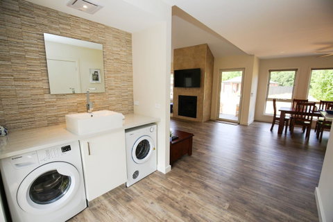 Amber Mist Villa Two - Accommodation in Bendigo 12