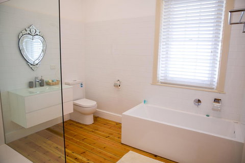 Cape Nelson Lighthouse - Accommodation in Bendigo 12