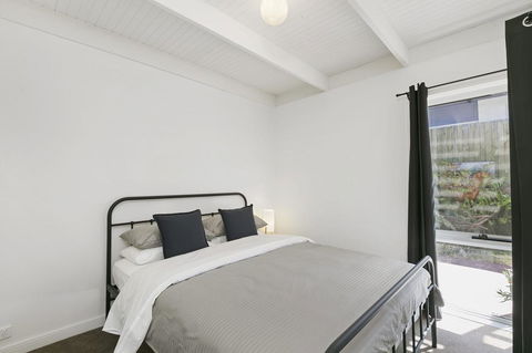 Mysa Anglesea Sleeps 7 WiFi SmartTV Cafes Shops - Accommodation in Bendigo 8