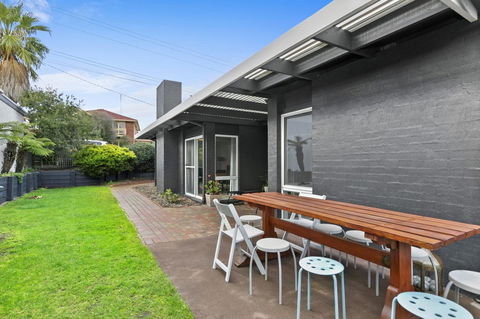 Mysa Anglesea Sleeps 7 WiFi SmartTV Cafes Shops - Accommodation in Bendigo 13