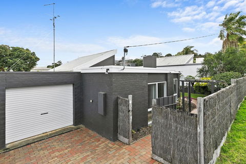 Mysa Anglesea Sleeps 7 WiFi SmartTV Cafes Shops - Accommodation in Bendigo 14