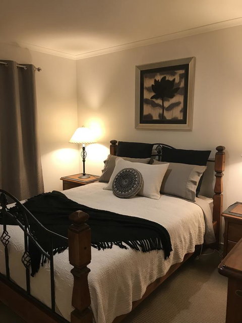 Black Lotus Townhouse - Accommodation in Bendigo 4