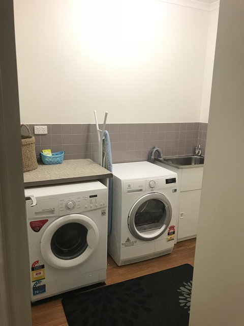 Black Lotus Townhouse - Accommodation in Bendigo 11