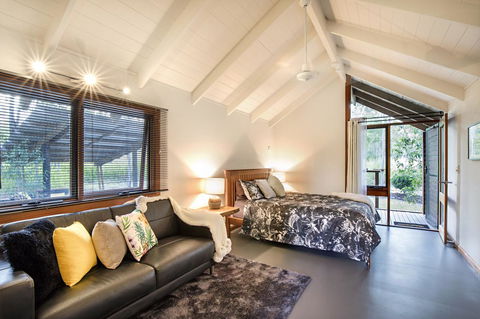 Airlie Beach Eco Cabins - Adults Only - Accommodation in Bendigo 21