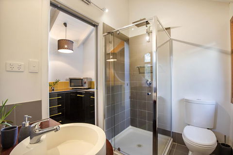 Airlie Beach Eco Cabins - Adults Only - Accommodation in Bendigo 30