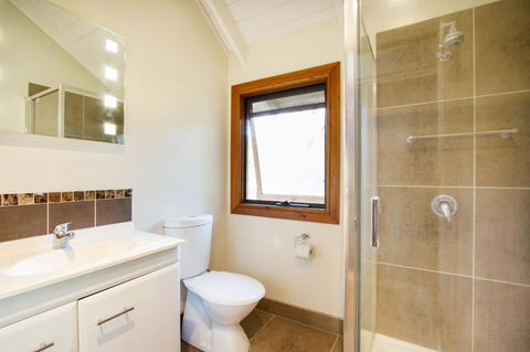Airlie Beach Eco Cabins - Adults Only - Accommodation in Bendigo 15