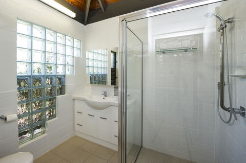 Island Leisure Resort - Accommodation in Bendigo 3