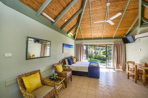 Island Leisure Resort - Accommodation in Bendigo 1