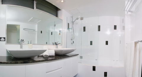 Poinciana 112 - Accommodation in Bendigo 11