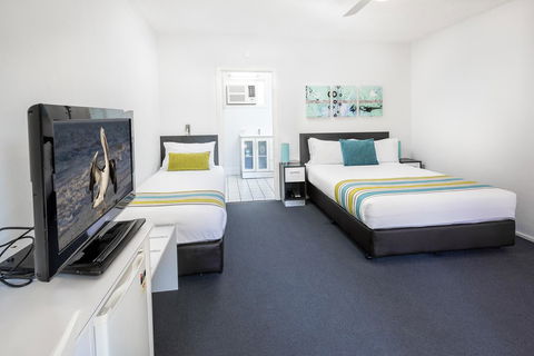The Beach Motel Hervey Bay - Accommodation in Bendigo 31