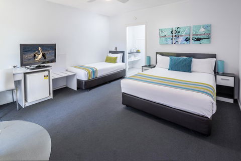 The Beach Motel Hervey Bay - Accommodation in Bendigo 2