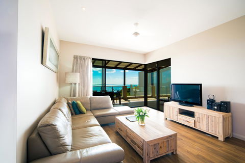 Whitsunday Reflections - Accommodation in Bendigo 12