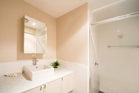 Whitsunday Reflections - Accommodation in Bendigo 3