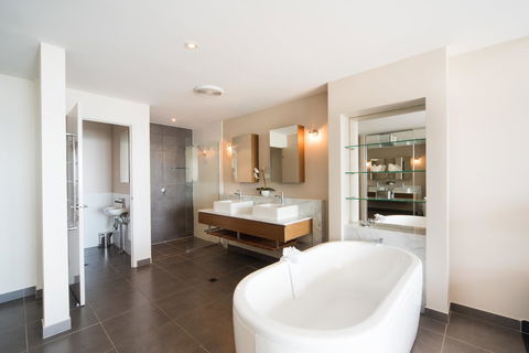 Whitsunday Reflections - Accommodation in Bendigo 17