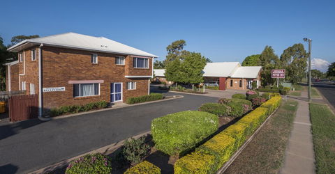 Emerald Maraboon Motor Inn - Accommodation in Bendigo 5