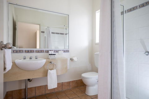 Emerald Maraboon Motor Inn - Accommodation in Bendigo 39