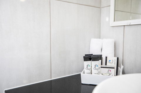 Emerald Maraboon Motor Inn - Accommodation in Bendigo 30