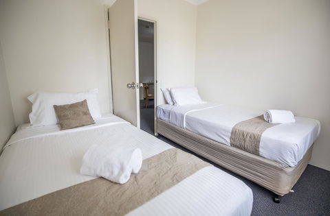 Emerald Maraboon Motor Inn - Accommodation in Bendigo 27