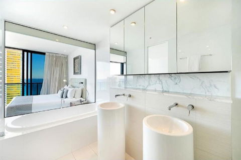 Oracle Resort Broadbeach - Gclr - Accommodation in Bendigo 2