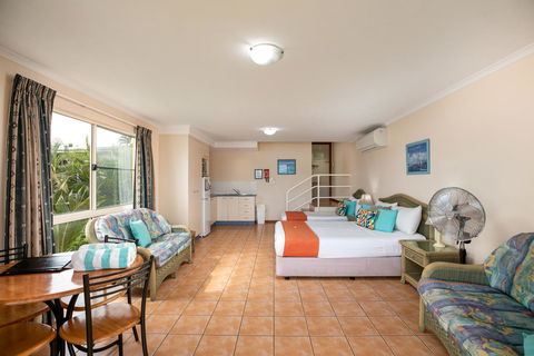 Sunlit Waters Studio Apartments - Accommodation in Bendigo 42