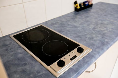 Sunlit Waters Studio Apartments - Accommodation in Bendigo 35