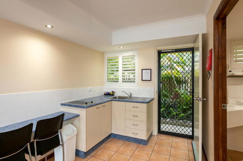 Sunlit Waters Studio Apartments - Accommodation in Bendigo 27
