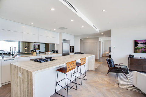 Iconic Kirra Beach Resort - Accommodation in Bendigo 24