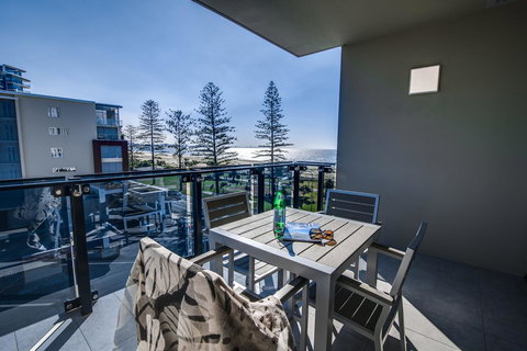 Iconic Kirra Beach Resort - Accommodation in Bendigo 13