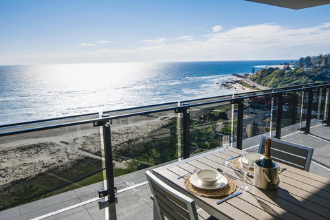 Iconic Kirra Beach Resort - Accommodation in Bendigo 26