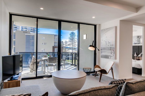 Iconic Kirra Beach Resort - Accommodation in Bendigo 9