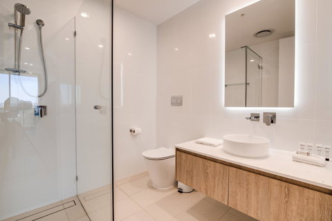 Iconic Kirra Beach Resort - Accommodation in Bendigo 2