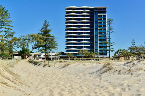Iconic Kirra Beach Resort - Accommodation in Bendigo 7