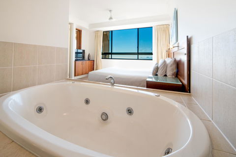 Pinnacles - Accommodation in Bendigo 9