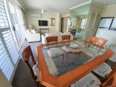 Broadbeach Holiday Apartments - Accommodation in Bendigo 15