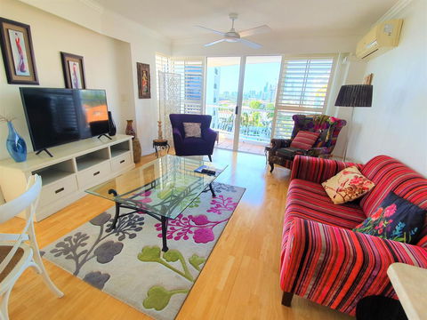 Broadbeach Holiday Apartments - Accommodation in Bendigo 4
