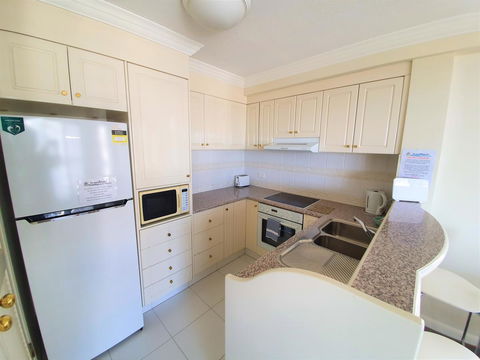 Broadbeach Holiday Apartments - Accommodation in Bendigo 16