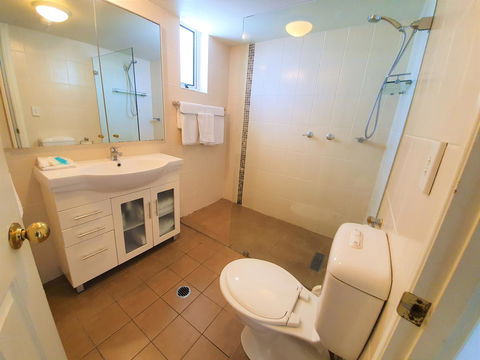 Broadbeach Holiday Apartments - Accommodation in Bendigo 21