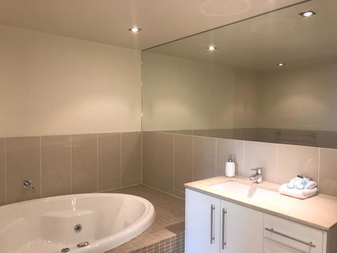 Proximity Waterfront Apartments - Accommodation in Bendigo 12