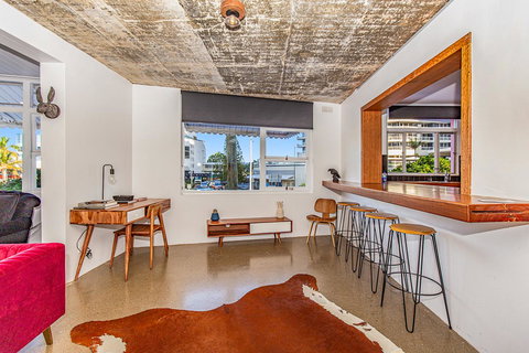 The Pink Hotel Coolangatta - Accommodation in Bendigo 5