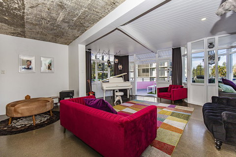 The Pink Hotel Coolangatta - Accommodation in Bendigo 7