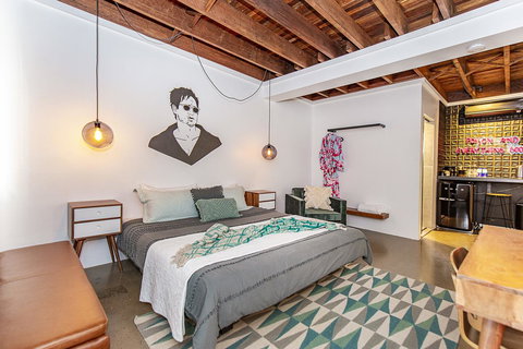 The Pink Hotel Coolangatta - Accommodation in Bendigo 24