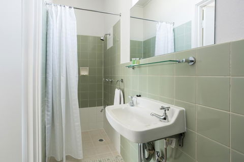 Nightcap At Emerald Star Hotel - Accommodation in Bendigo 35