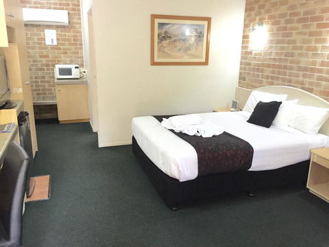 Country Gardens Motor Inn - Accommodation in Bendigo 10