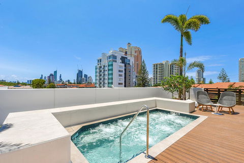 Qube Broadbeach Ocean View Apartments - Accommodation in Bendigo 13