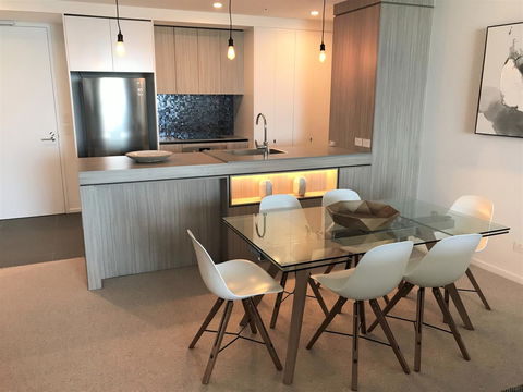 Qube Broadbeach Ocean View Apartments - Accommodation in Bendigo 26