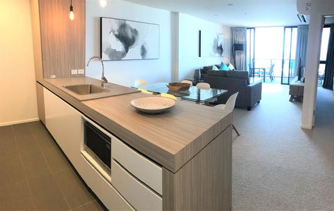 Qube Broadbeach Ocean View Apartments - Accommodation in Bendigo 25